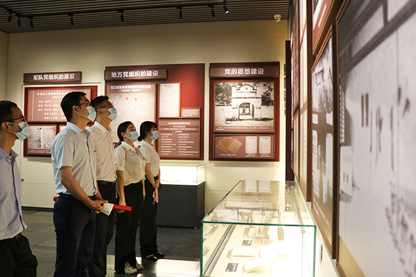 1626139363226523.jpg 參觀百色起義紀念館.JPG